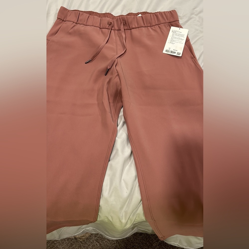 Lululemon on the fly Crop Pants * woven